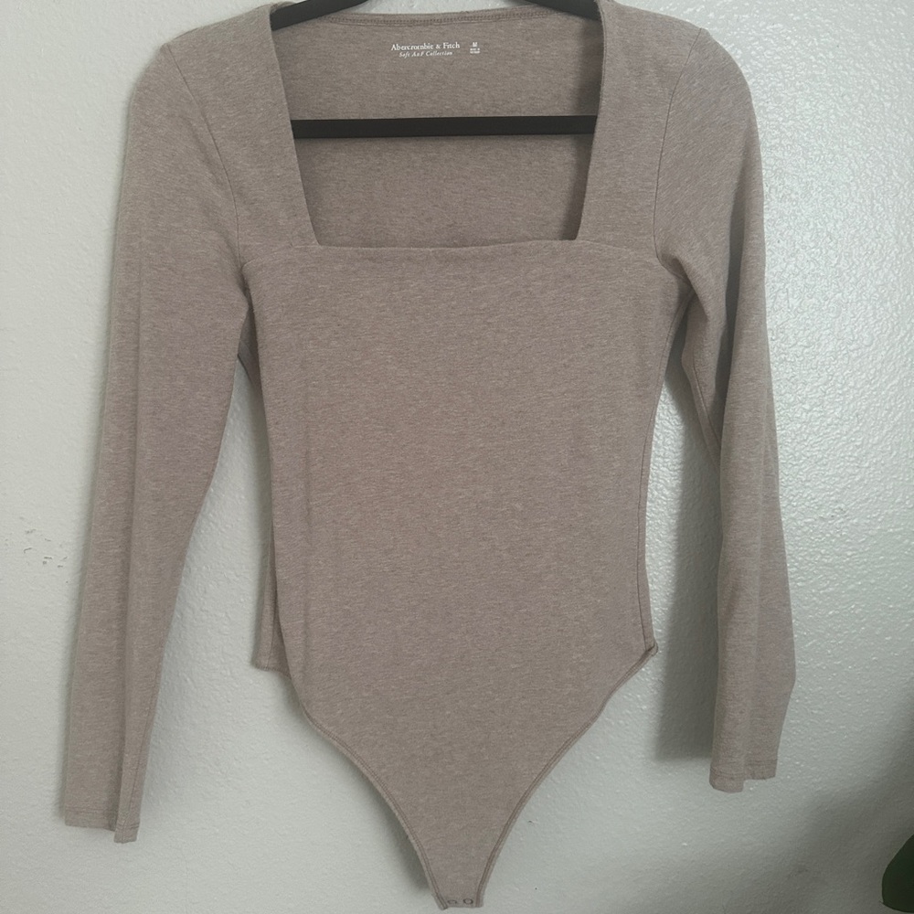 Abercrombie and Fitch brown taupe bodysuit size medium long sleeve
